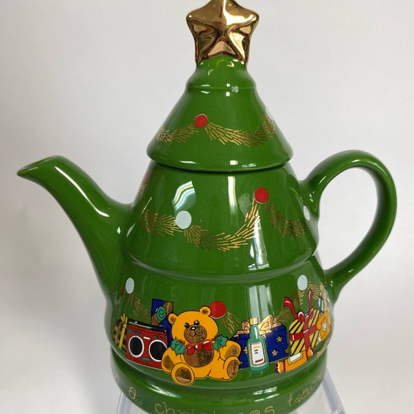 Wade English Life Christmas Tree Shape Tea for One. Green & Gold Toys Teddy Bear - Picture 3 of 10